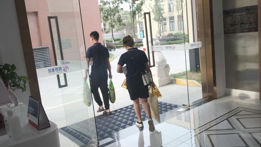 1657068332930242.jpg 640 (7).jpg