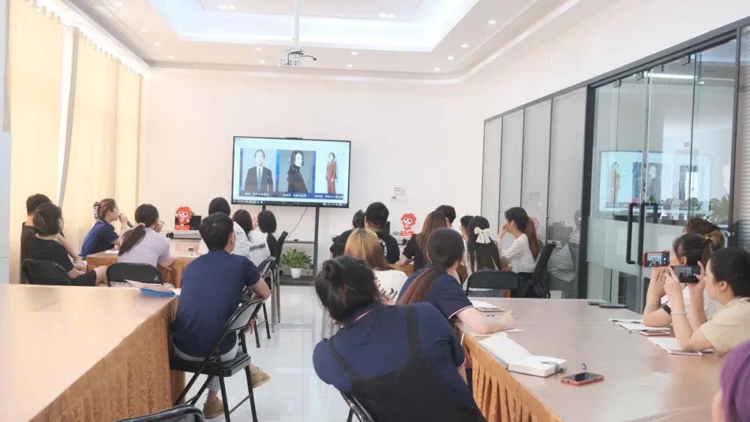 1658798687984735.jpg 640.jpg