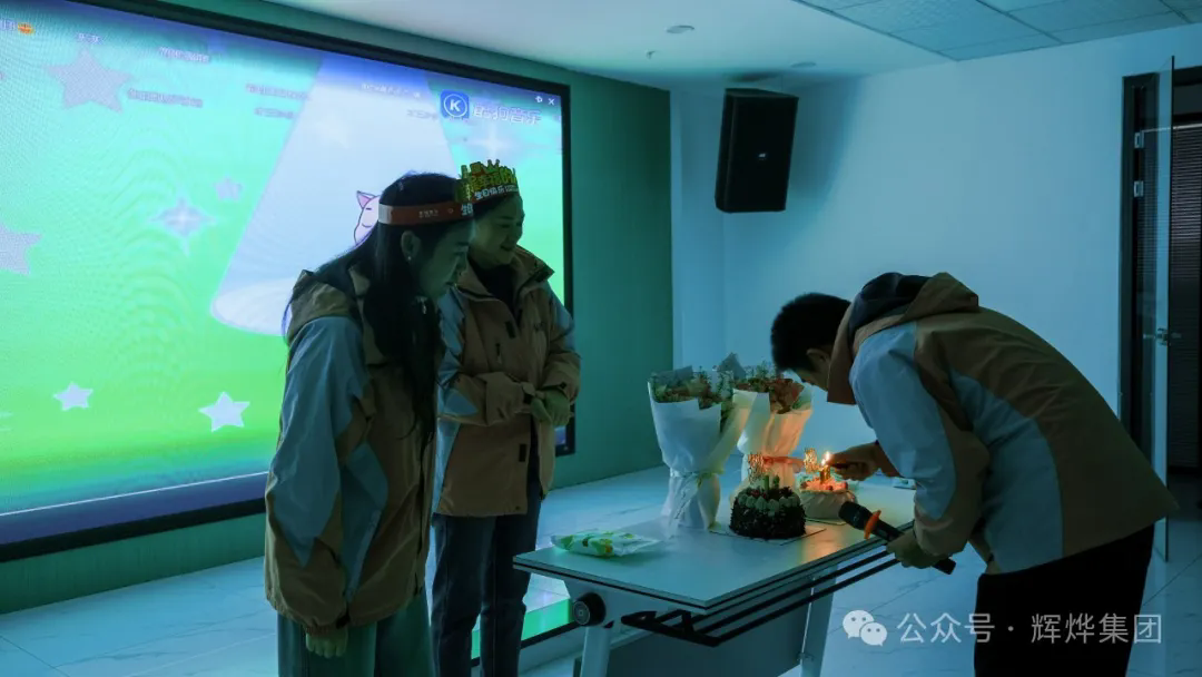 1735783577375462.png 640.webp (8).png