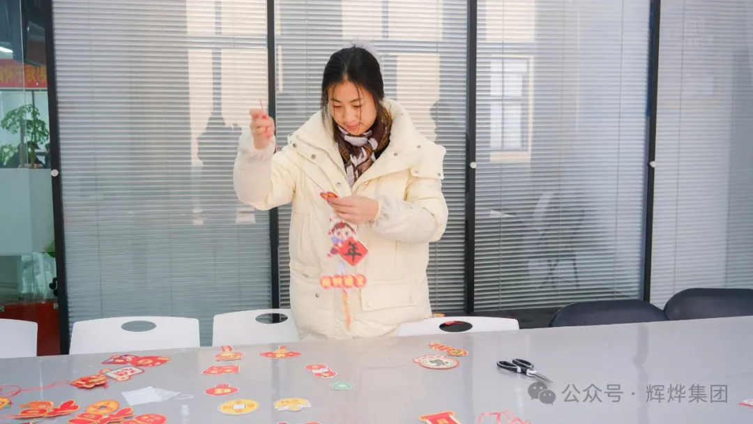 1735784794366784.png 640 (1).webp (2).png